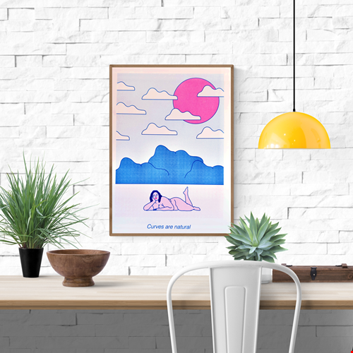 Curves Are Natural by Studio Stoutpoep – A3 risograph art print of a confident curvy nude figure in a pastel dreamscape with pink sun and blue clouds. Bold body-positive illustration printed in Belgium using soy-based inks.