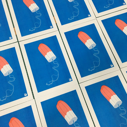 Minimalist risograph art print of a red and white tampon on a vivid blue background, part of VrijFormaat’s Extra Ordinary series. Playful modern design printed with eco-friendly vegetable-based inks on Biotop paper — perfect for design lovers and contemporary art collectors in Europe.