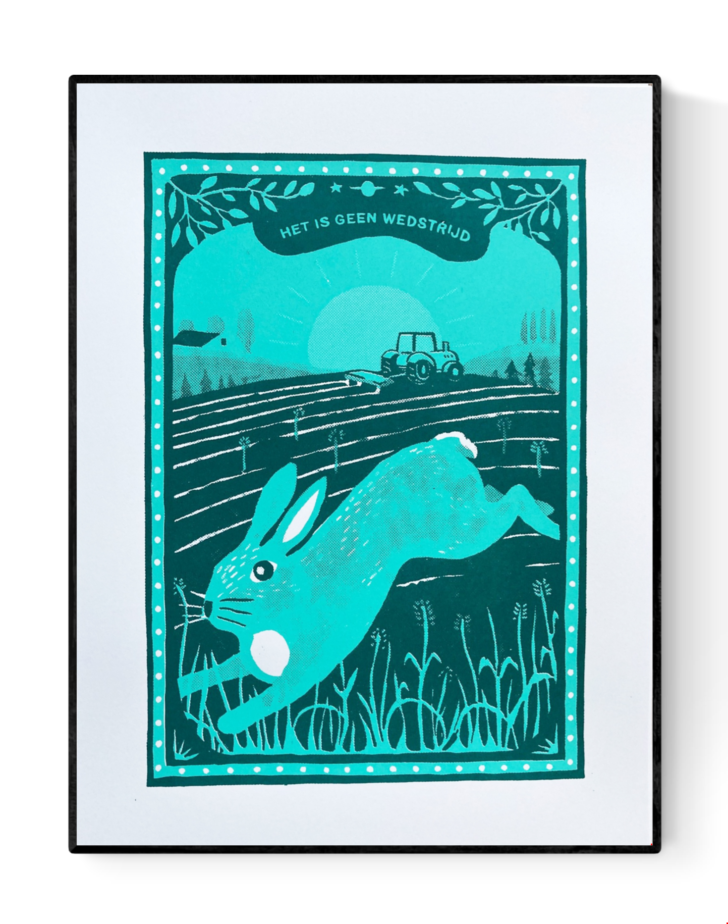 Two-colour screen print by Belgian illustrator Dennis Dellaert featuring a turquoise hare leaping across farmland at sunrise, with a tractor in the background and the Dutch phrase “Het is geen wedstrijd.” Nature-inspired wall art in a bold teal palette, 30×40 cm, limited edition.