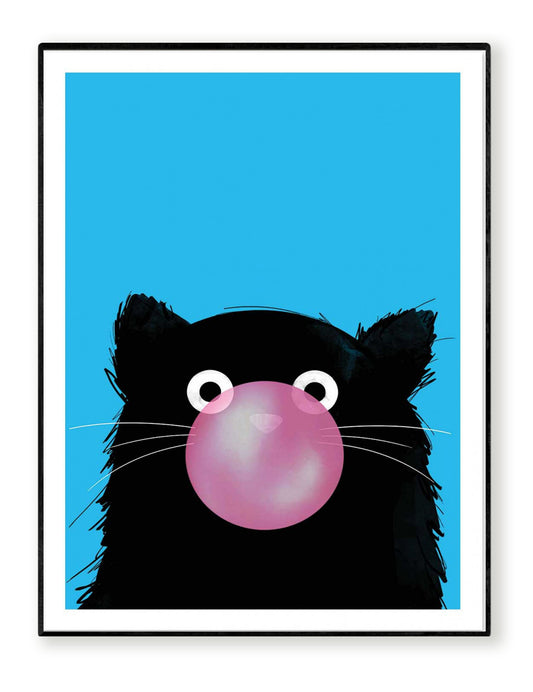 Chewing Bubble Gum Cat by Doozal – 30x40 cm art print of a black cat with big eyes blowing pink bubble gum on a bright blue background. Playful pop-culture inspired wall art, perfect for kids’ room or modern home decor. Printed in France/EU on eco-friendly FSC-certified paper, unframed illustration.
