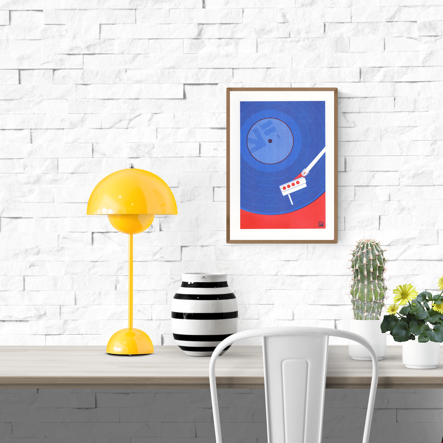 Minimalist risograph art print of a vinyl record in blue and red tones by VrijFormaat. Modern wall art celebrating music, retro design, and everyday nostalgia. Perfect decor for creative homes, studios, and music lovers in Belgium, the Netherlands, France, and Germany.