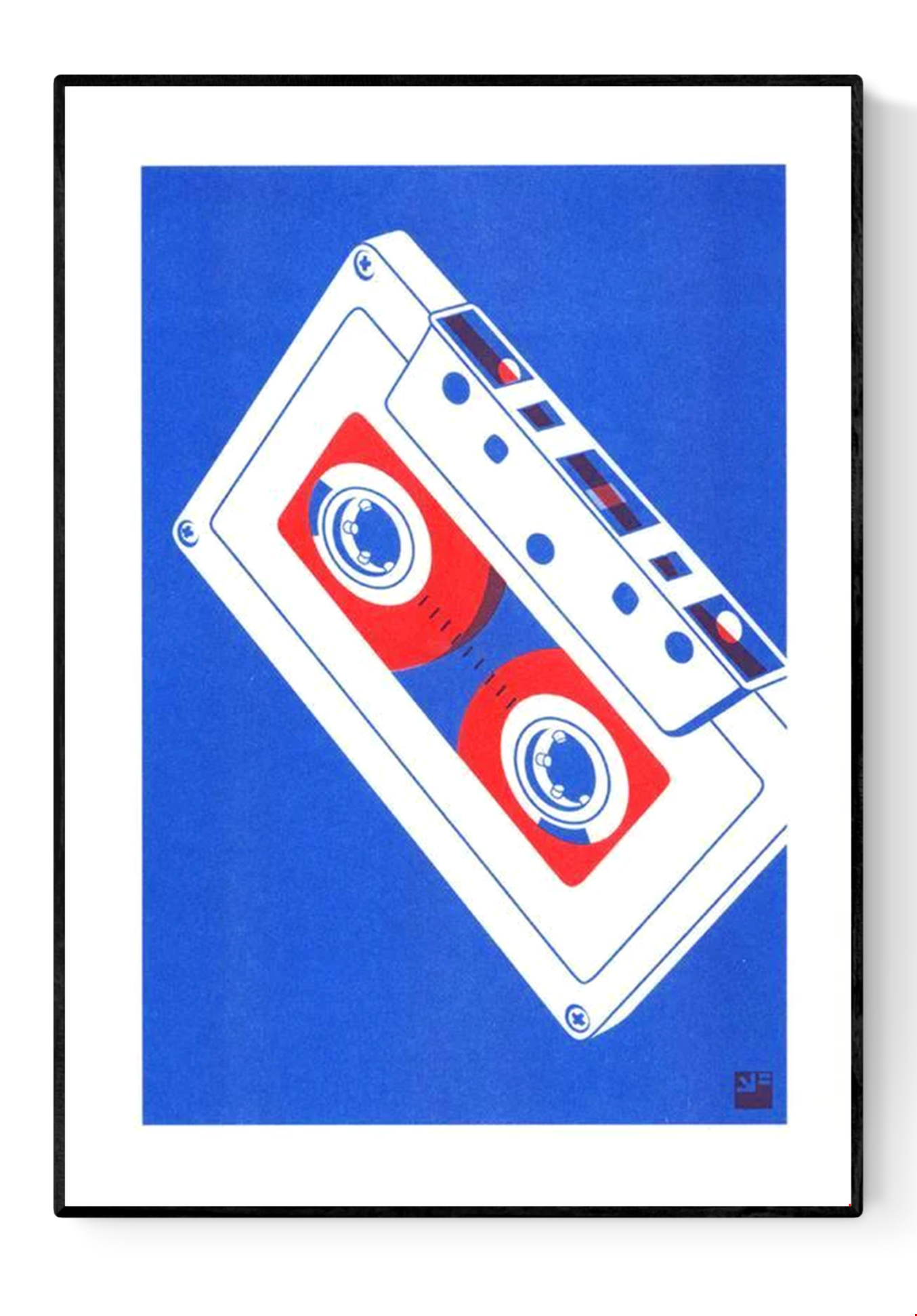 Minimalist risograph art print of a vintage cassette tape in red and blue tones by VrijFormaat. Retro-inspired wall art celebrating analog design, printed on 160g Biotop paper in Utrecht, Netherlands. Perfect for design lovers and music enthusiasts.