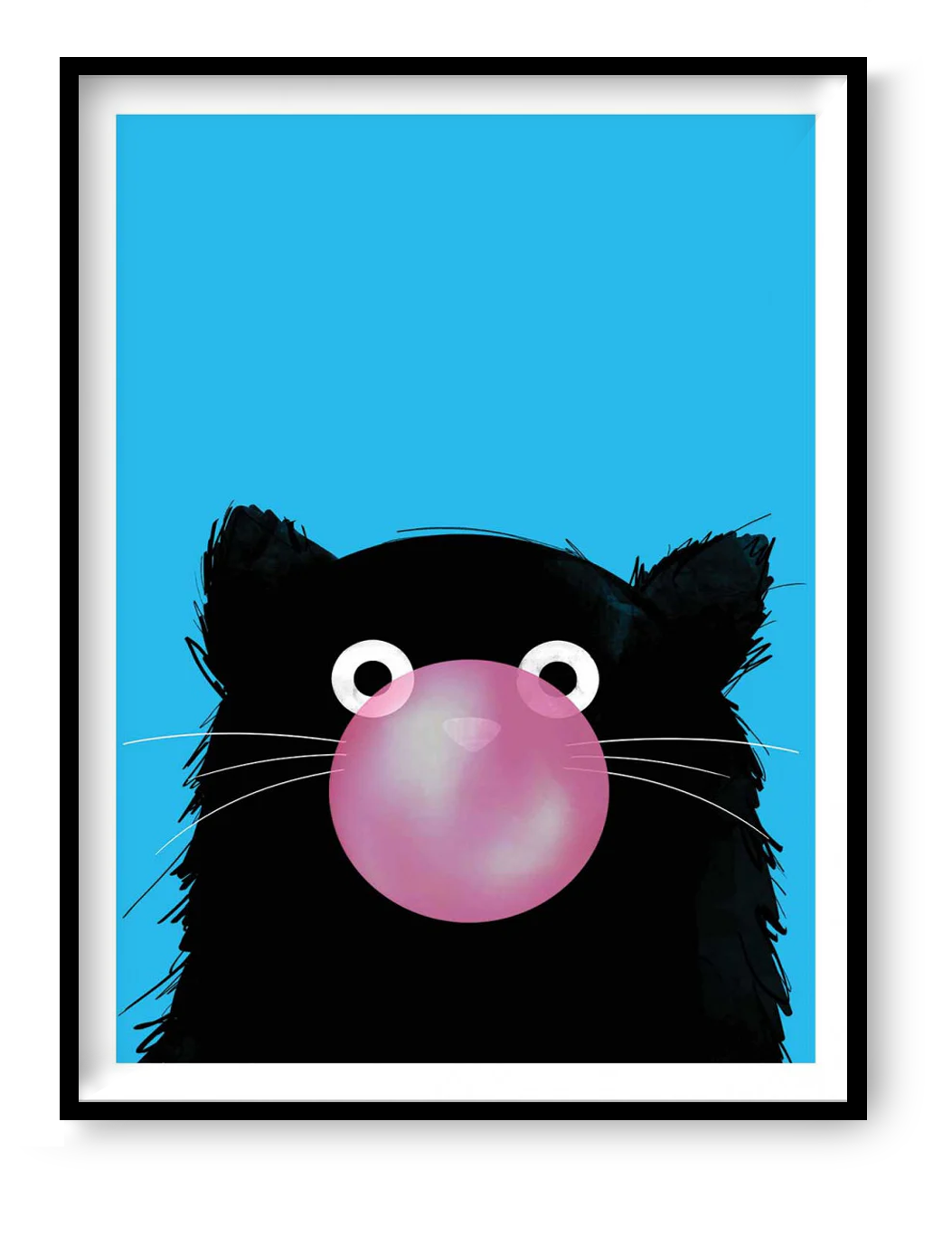 Chewing Bubble Gum Cat by Doozal – 30x40 cm art print of a black cat with big eyes blowing pink bubble gum on a bright blue background. Playful pop-culture inspired wall art, perfect for kids’ room or modern home decor. Printed in France/EU on eco-friendly FSC-certified paper, unframed illustration.