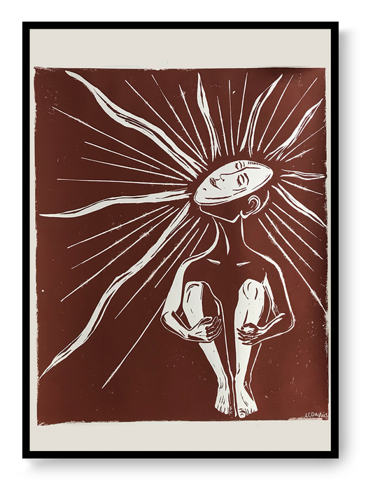 Zonnekind by Leda Vaes, large handmade brown and white linocut print featuring a seated human figure with radiant abstract sun rays extending from the head, expressive contemporary wall art on handmade paper